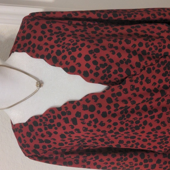 Nine Britton Women's Maroon & Black Faux Wrap V-Neck Blouse. Size L - Picture 2 of 9